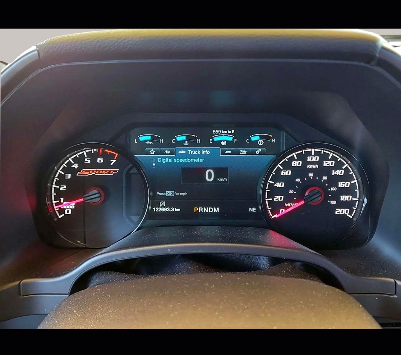 黑色的 福特 F 150 Lariat 2020